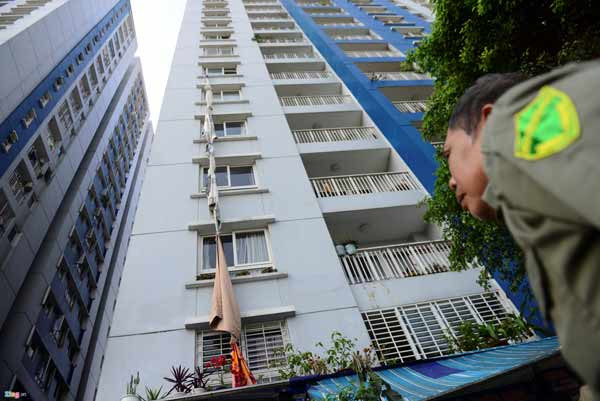 15 chung cư xuống cấp nghiêm trọng mới chỉ có hai chung cư có chủ đầu tư. Những người dân ở đây bị nỗi ám ảnh Carina nhiều nhất. Ảnh: TL.