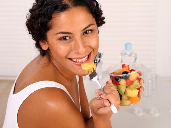 Một chế độ ăn uống ít carb và calo nhưng lượng protein cao là lý tưởng đối với những người muốn giảm cân.