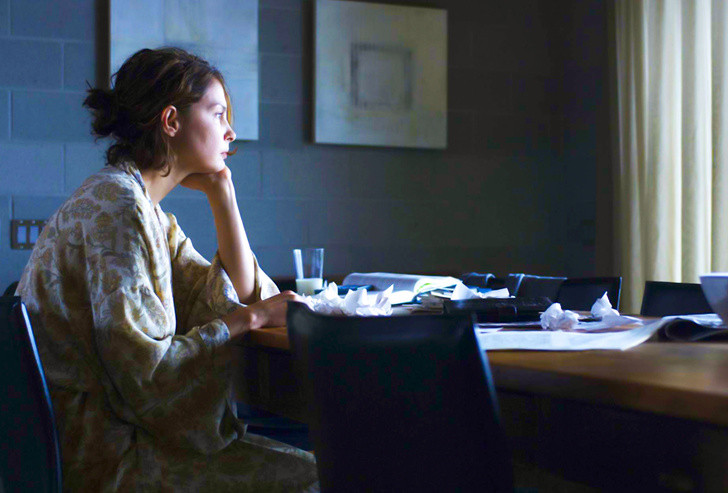 Anhedonia (chai sạn cảm xúc): Những ảnh hưởng của tình trạng này khiến người ta bị suy nhược và bị ám ảnh bởi những ý nghĩ rằng họ không có khả năng sống hạnh phúc. Ảnh: BS.