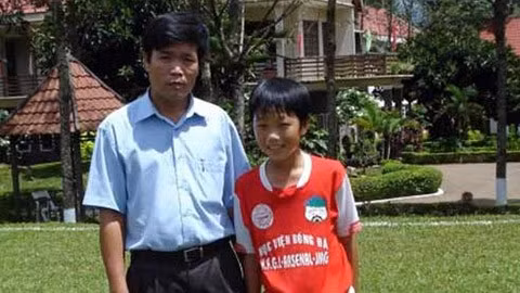 Tiền vệ người Tuyên Quang đến với niềm đam mê bóng đá từ năm 6 tuổi.