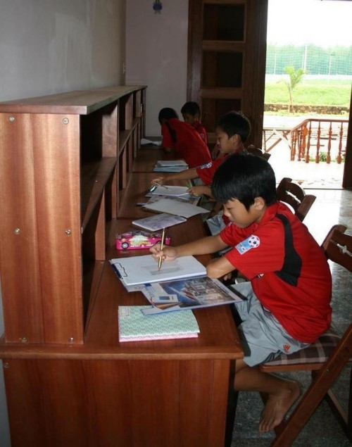 Ham học nên giờ Trường Híp mới giỏi tiếng Anh đến vậy.