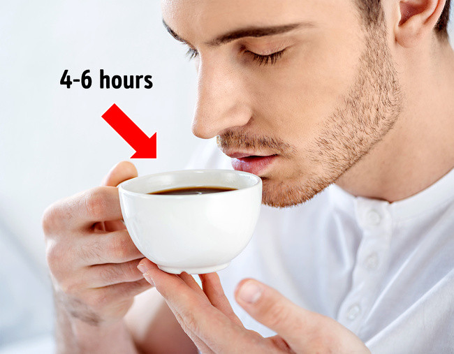 Thời hạn phát huy hiệu lực: Nếu bạn uống một tách cà phê lúc 9 giờ sáng, trước 1 giờ chiều, sẽ chỉ còn lại 100 mg cà phê trong cơ thể bạn. Nhưng nếu bạn uống sau 3 giờ chiều, cà phê có thể phát huy tác dụng đến tận đêm.