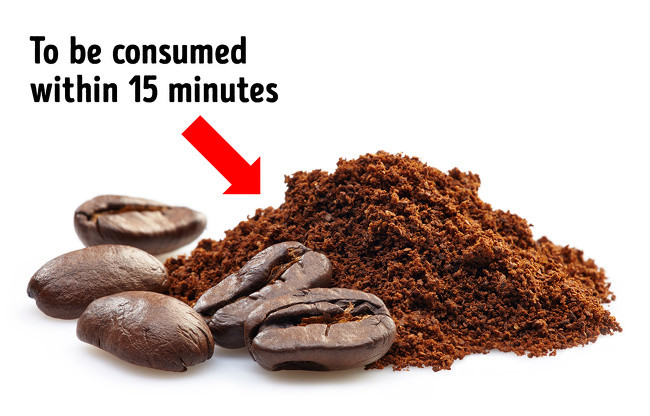 Cà phê xay sống trong 15 phút: Nếu bạn xay hạt cà phê tươi, hãy cố gắng uống nó trong vòng 15 phút. Sau thời gian này, nó mất hương vị, thay đổi mùi vị.