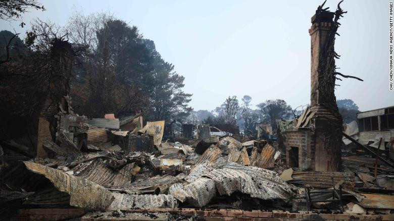 Giới chức Australia đã huy động lực lượng để chiến đấu với cuộc khủng hoảng cháy rừng trong suốt nhiều tháng qua. Riêng tại New South Wales, hơn 2.000 lính cứu hỏa đã được triển khai để đối phó với hỏa hoạn.