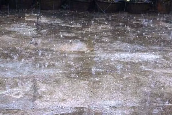 Mưa đá sáng nay tại Hải Phòng.