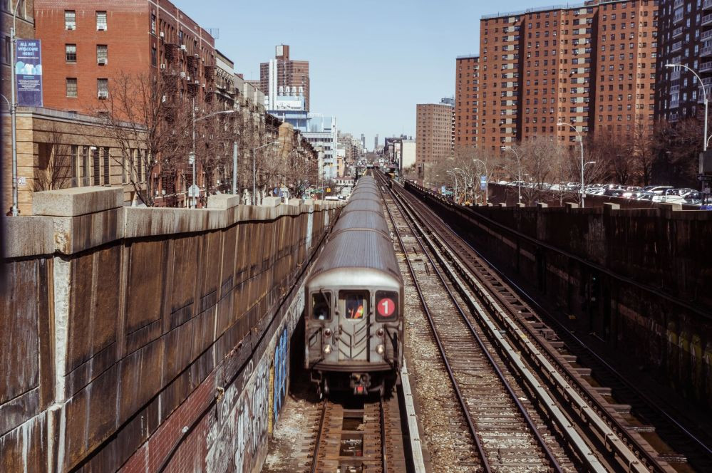 Đoàn tàu ở Mỹ. Mời độc giả xem thêm video: Tới thăm ngôi làng ở "tận cùng Trái đất" (Nguồn video: VTC14)