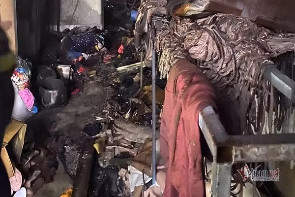 Cuu 5 nguoi trong bien lua thieu rui 2 can nha sang mung 1 Tet