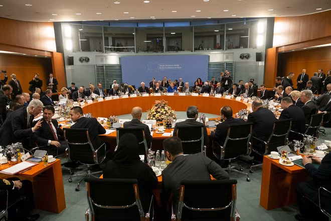 Lanh dao the gioi tim Tong thong Putin de chup anh tap the