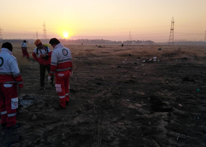 Những hình ảnh từ hiện trường được đăng tải cho thấy chiếc máy bay bị vỡ thành nhiều mảnh.