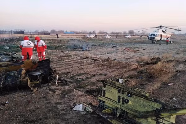 Chiếc máy bay rơi khi đang trên hành trình từ thủ đô Tehran (Iran) đến Kiev (Ukraine).