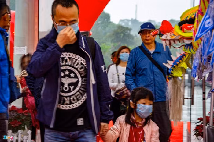 Tại Việt Nam có tỉnh Khánh Hòa và TP Hà Nội đã phải cách ly một số người nghi nhiễm virus corona.