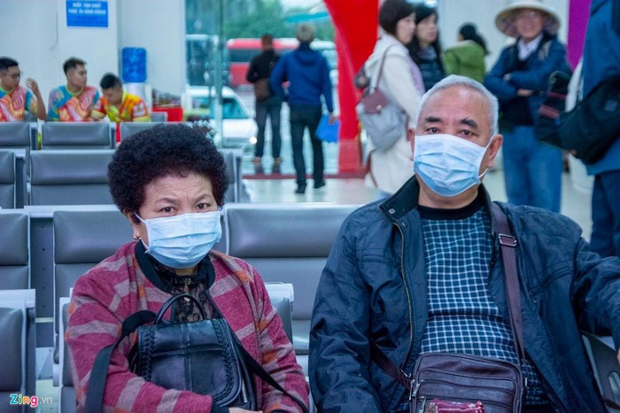 Một số du khách khác đến từ Trung Quốc tỏ thái độ e dè không muốn tiếp xúc với người lạ hay phóng viên khi được hỏi đến từ đâu.