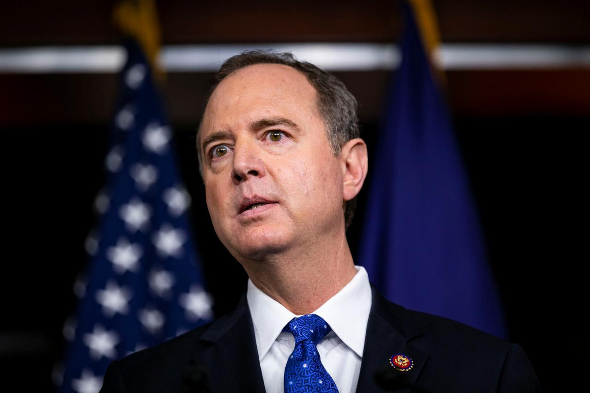 Ông Schiff sinh ngày 22/6/1960 tại Framingham, bang Massachusetts. Ông tốt nghiệp trường trung học Monte Vista, lấy bằng cử nhân Khoa học Chính trị của Đại học Stanford. Sau đó, ông tốt nghiệp trường Luật Harvard với học vị tiến sĩ. Ngày 3/1/2019, ông Schiff được bổ nhiệm làm Chủ tịch Ủy ban Tình báo Hạ viện Mỹ.