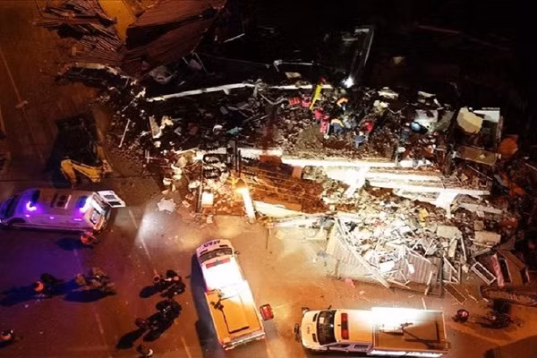 Dong dat 6,8 do Richter o Tho Nhi Ky, it nhat 18 nguoi chet