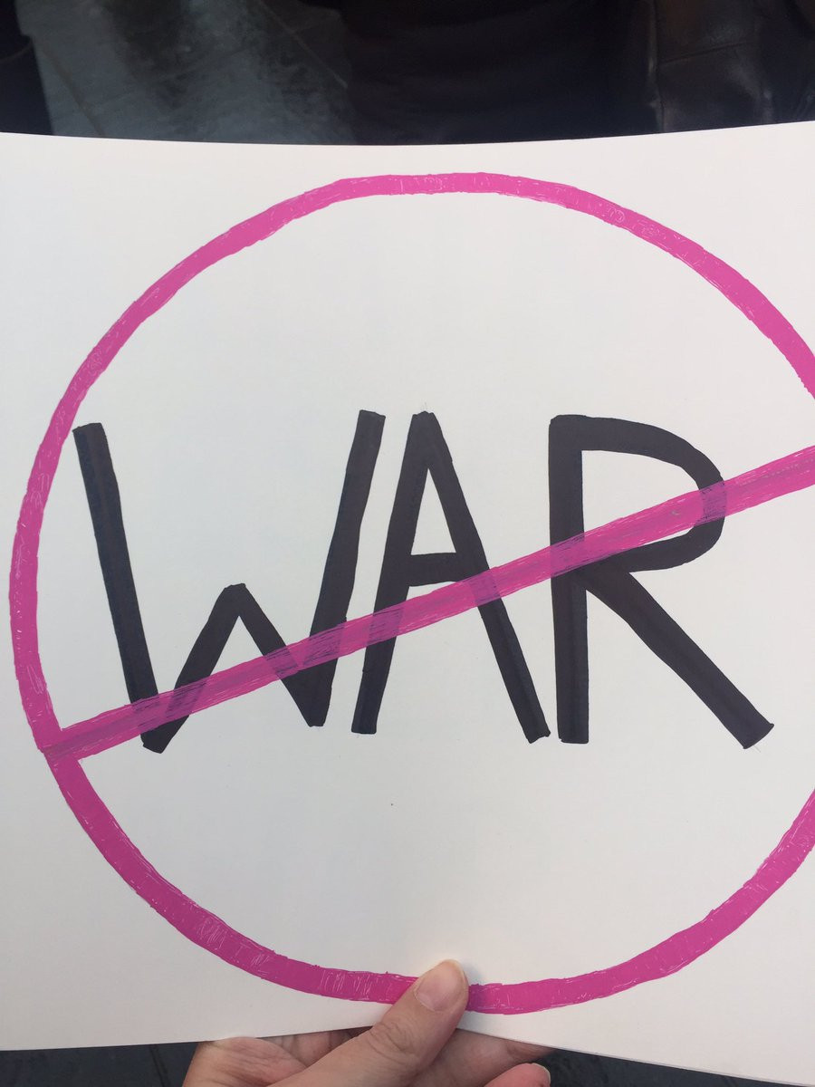 Theo CNN, các cuộc biểu tình phản đối chiến tranh đã diễn ra trên khắp 70 thành phố của nước Mỹ.