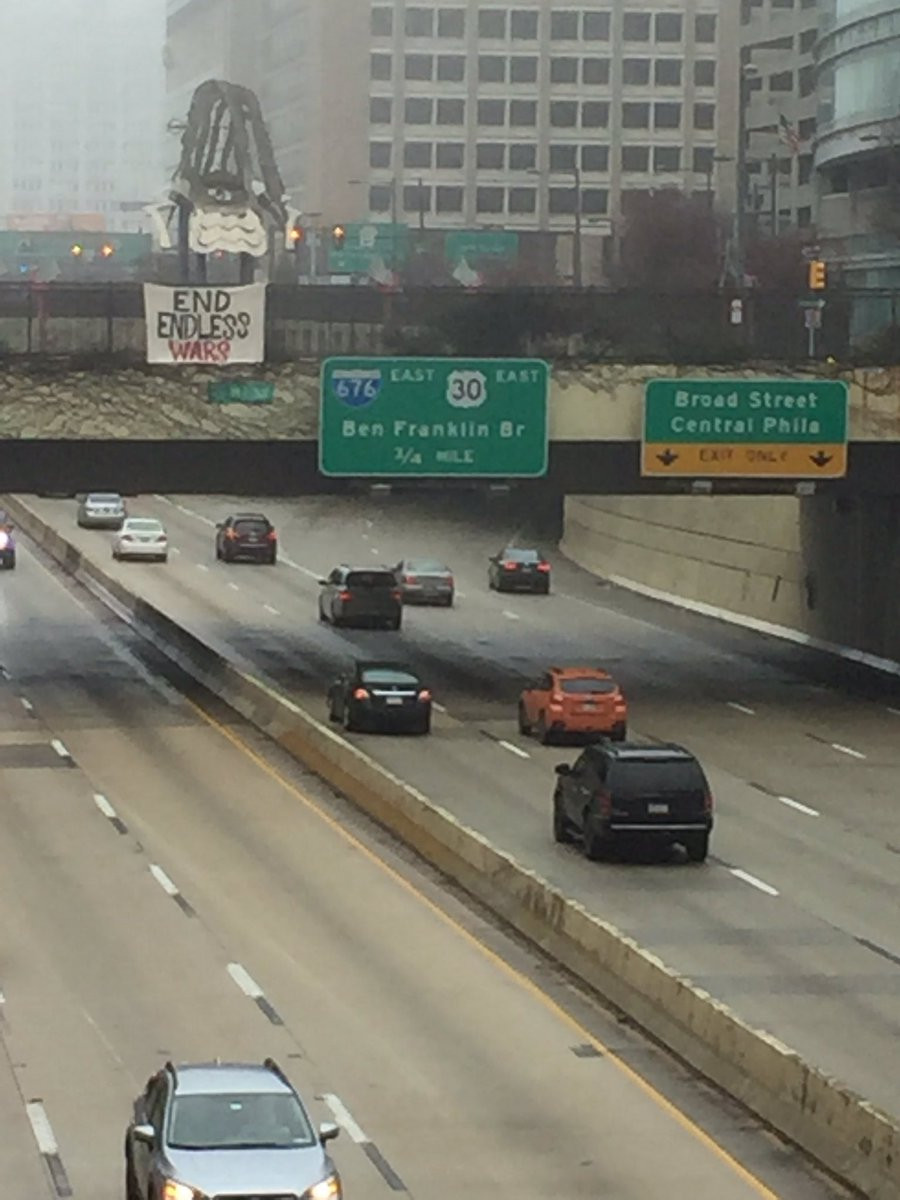 Sau đó cùng ngày, Tổng thống Trump nói rằng Quân đội Mỹ đã xác định 52 địa điểm quan trọng đối với Iran và đã sẵn sàng tấn công “rất nhanh và khốc liệt” nếu Iran trả đũa Mỹ vì vụ sát hại Tướng Qasem Soleimani.