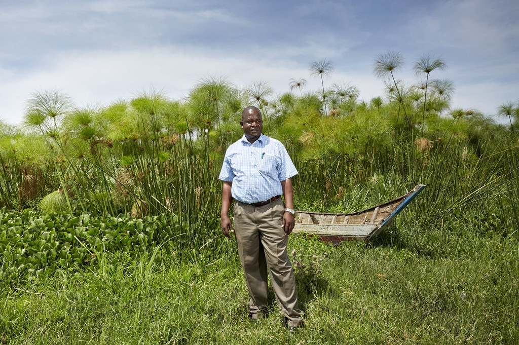 Dan Abuto, nhân viên tại VIRED, cho rằng họ có thể đã sử dụng những chiếc thuyền này quá chức năng của chúng như dùng để hút cát. Những người phụ nữ của No Sex For Fish vẫn tin chắc rằng sở hữu thuyền là con đường dẫn đến tương lai tốt đẹp hơn. Theo bà Fielding-Miller, từ tổ chức Captrust, dự án No Sex For Fish còn mang lại những lợi ích khác. “Sẽ có những cô gái nhỏ nhìn vào Justine và nói: Tôi có thể làm như vậy. Việc có hình mẫu dám làm một thứ hoàn toàn khác sẽ tạo ra tiếng vang qua các thế hệ", bà Fielding-Miller nói. Ảnh: NPR.