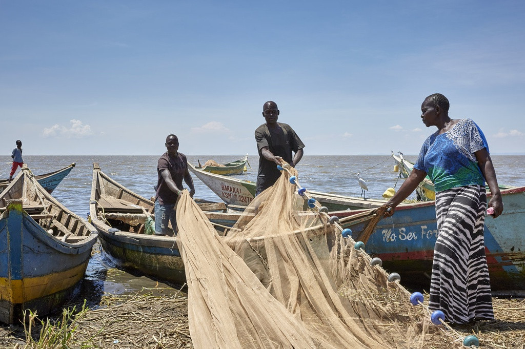Những người đàn ông nói rằng họ rất vui khi phụ nữ sở hữu thuyền và họ không thích ý tưởng phụ nữ phải quan hệ tình dục để có cá bán. Họ nói rằng họ không muốn mẹ, chị gái, vợ hoặc con gái của họ bị cuốn vào tập tục này. Tuy nhiên, năm 2019, dự án No Sex For Fish gặp trở ngại. Theo thời gian, nhiều chiếc đã bị hư hỏng, nước tràn vào thuyền, không thể dùng chúng được nữa. Theo ước tính của Justine, chỉ còn khoảng 6 chiếc thuyền là sử dụng được. Ảnh: NPR.