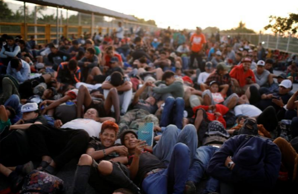 Các di dân tập trung ở Tecun Uman, Guatemala, ngày 20/1 trước khi tiếp tục lên đường.