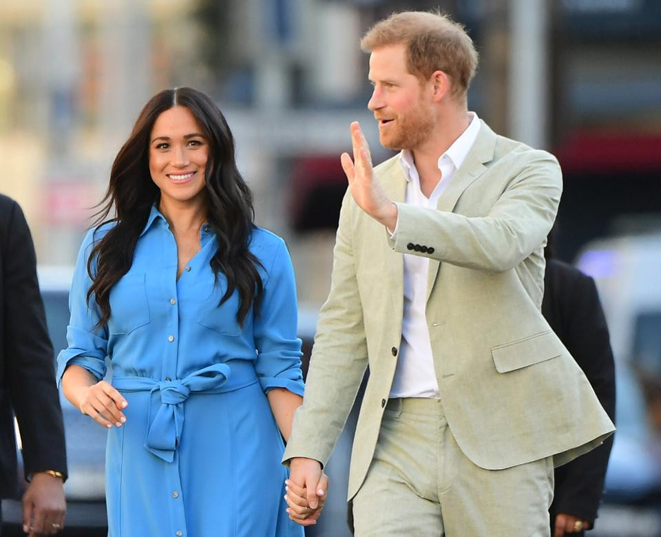Theo Insider, Hoàng tử Harry và Công nương Markle có thể kiếm tiền từ các hợp đồng viết sách hay diễn thuyết. "Vợ chồng Công tước xứ Sussex có tiềm năng kiếm rất nhiều tiền", nhà bình luận hoàng gia Kristen Meinzer nói với Business Insider. Ảnh: Forbes.