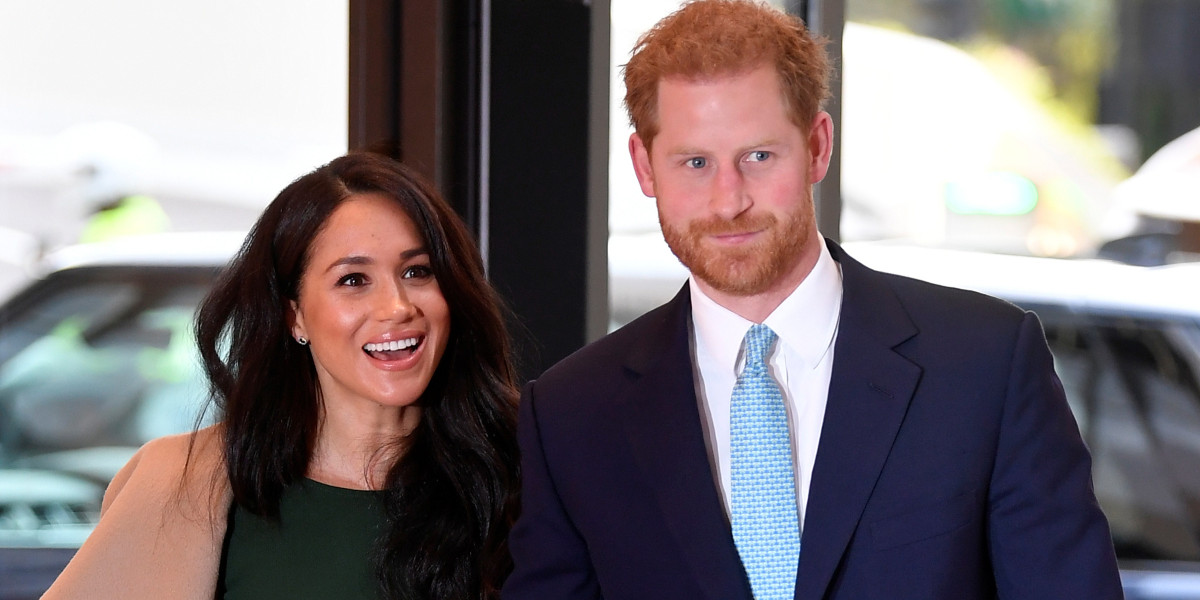 Tuy nhiên, theo Insider, số tiền đó có thể không đủ để trang trải cho cuộc sống vốn "sang chảnh" của cặp đôi hoàng gia này. Ảnh: Today.