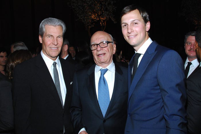Kushner đã kết bạn với một số nhân vật quyền lực, trong đó có ông trùm truyền thông Rupert Murdoch.