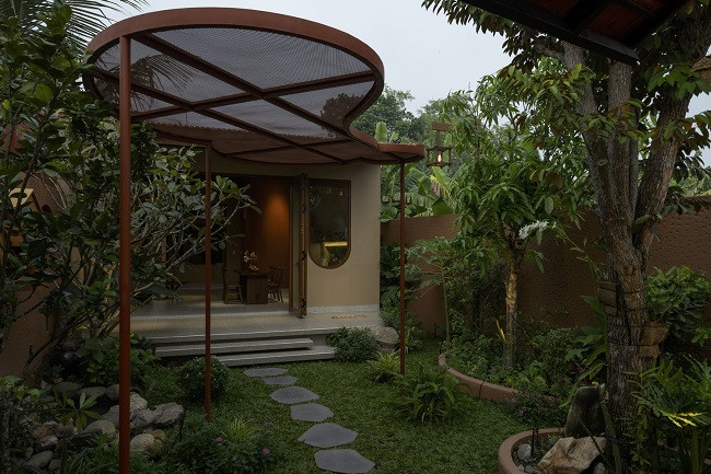 Từ đây, mọi người có thời gian hàn huyên, trò chuyện với nhau, con cái vui chơi cùng bố mẹ giữa thiên nhiên cây xanh.