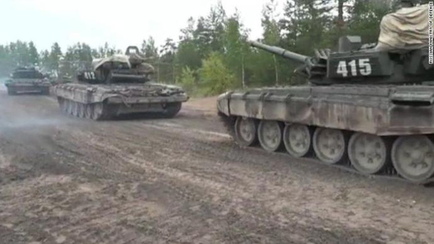 "Không chỉ có vậy, ông Lukashenko có một con át chủ bài thậm chí còn lớn hơn trong tay. Theo thỏa thuận, tại Vileyka có trung tâm liên lạc số 43 của hải quân Nga, được triển khai từ giữa những năm 1960".