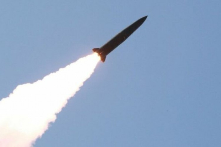 Điều đặc biệt nguy hiểm là việc Mỹ rút khỏi Hiệp ước INF và triển khai các tên lửa tầm trung trên lãnh thổ các quốc gia Trung Âu và Đông Âu, Nga sẽ không thể chủ động đối phó nếu Belarus tiến hành đóng cửa căn cứ quân sự của họ.