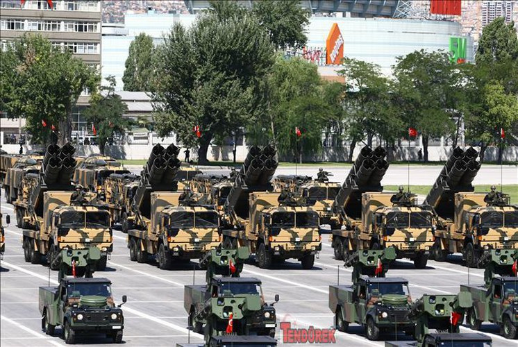 Đạn tên lửa của hệ thống WS-1B có tầm bắn lên tới 180 km, tốc độ đạn Mach 5,2.