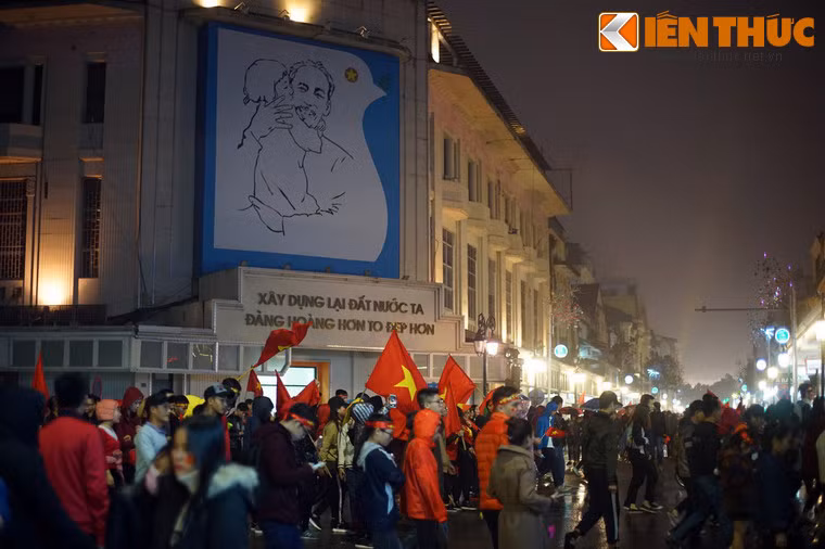 Dù không giành được ngôi vị cao nhất, U23 Việt Nam đã thắp lên hi vọng về một thế hệ vàng mới của bóng đá nước nhà.