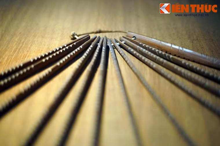 Trung tuần là 10 ngày giữa tháng, được gọi là “ngày loồng”, tức những ngày có trăng. Theo quan niệm của người Mường, người cõi âm hay lên ngắm trăng nên không nên làm việc quan trọng vào thời điểm này. Nhưng trẻ em sinh vào trung tuần sẽ trắng trẻo, thông minh, sáng dạ.