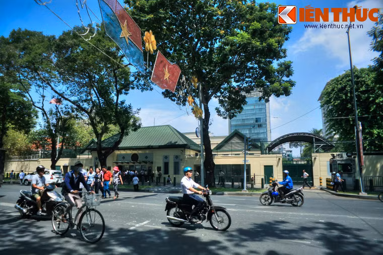 Rạng sáng ngày 31/1/1968 (đêm Mùng 2 Tết Mậu Thân), các chiến sĩ biệt động đã nổ súng đánh chiếm một mục tiêu "không tưởng": Đại sứ quán Mỹ trên đường Độc Lập (nay là đường Lê Duẩn).