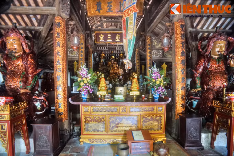 Trong chùa Bảo Sơn còn lưu giữ được 132 hiện vật có giá trị lịch sử, văn hóa đặc sắc.