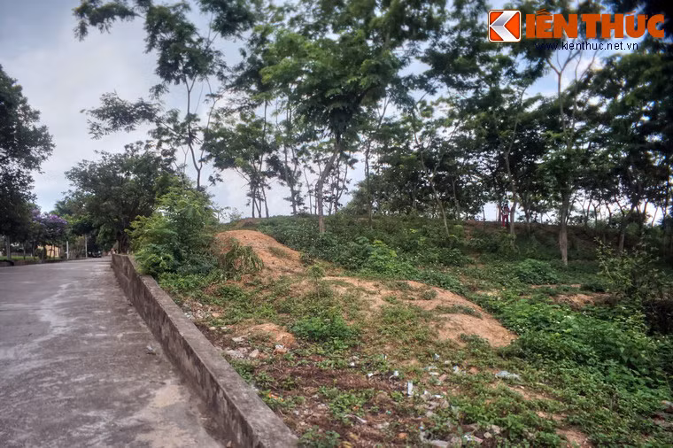 Thành được xây theo phương pháp đào đất đến đâu, khoét hào đến đó, thành đắp đến đâu, lũy xây đến đó. Mặt ngoài lũy, dốc thẳng đứng, mặt trong xoải để đánh vào thì khó, trong đánh ra thì dễ.