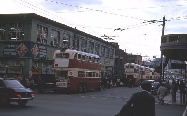 Bên ngoài ga Johannesburg. Ảnh: Vintag.