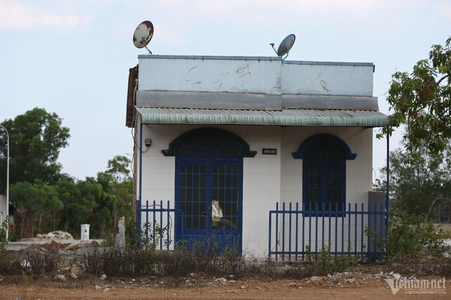 Tiến độ giải phóng mặt bằng và thi công hạ tầng kỹ thuật đã đạt hơn 90% khối lượng, trong đó diện tích giải phóng mặt bằng đạt 9/9,45 ha (còn vướng 7 hộ chưa di dời). (Ảnh: Vietnamnet).