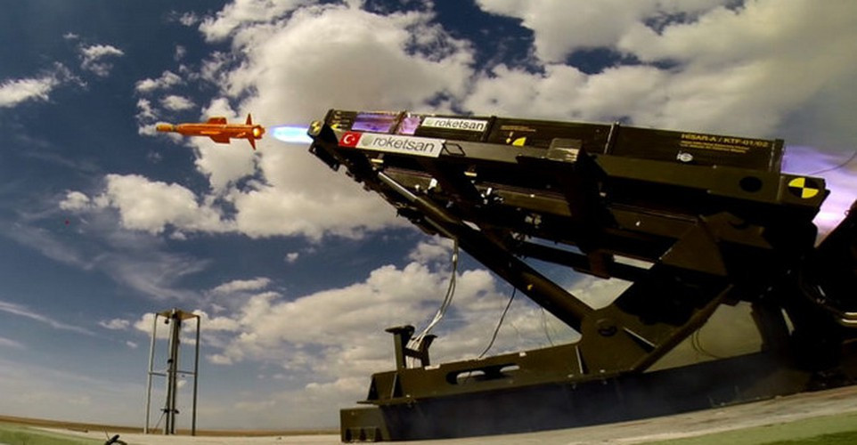 Tên lửa HISAR-A được phóng đi từ bệ phóng nghiêng, còn HISAR-O được triển khai từ bệ phóng thẳng đứng, cho khả năng bao quát toàn cảnh đủ 360 độ.