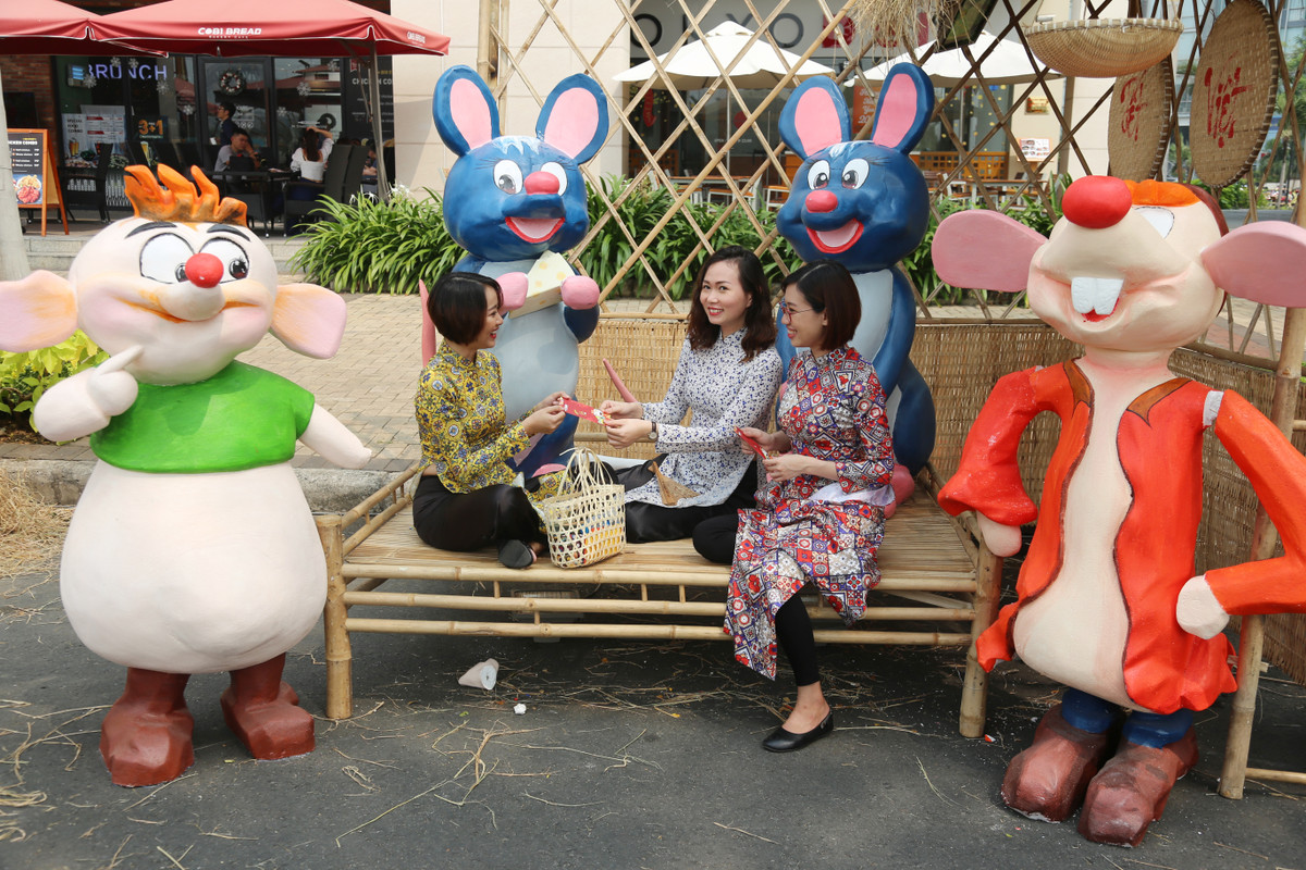 Một số tiểu cảnh được tạo ra để người dân tới chụp hình.