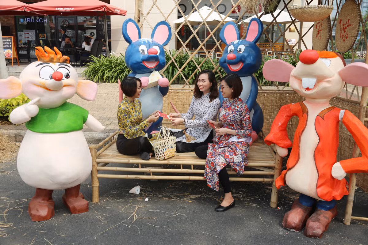 Một số tiểu cảnh được tạo ra để người dân tới chụp hình.