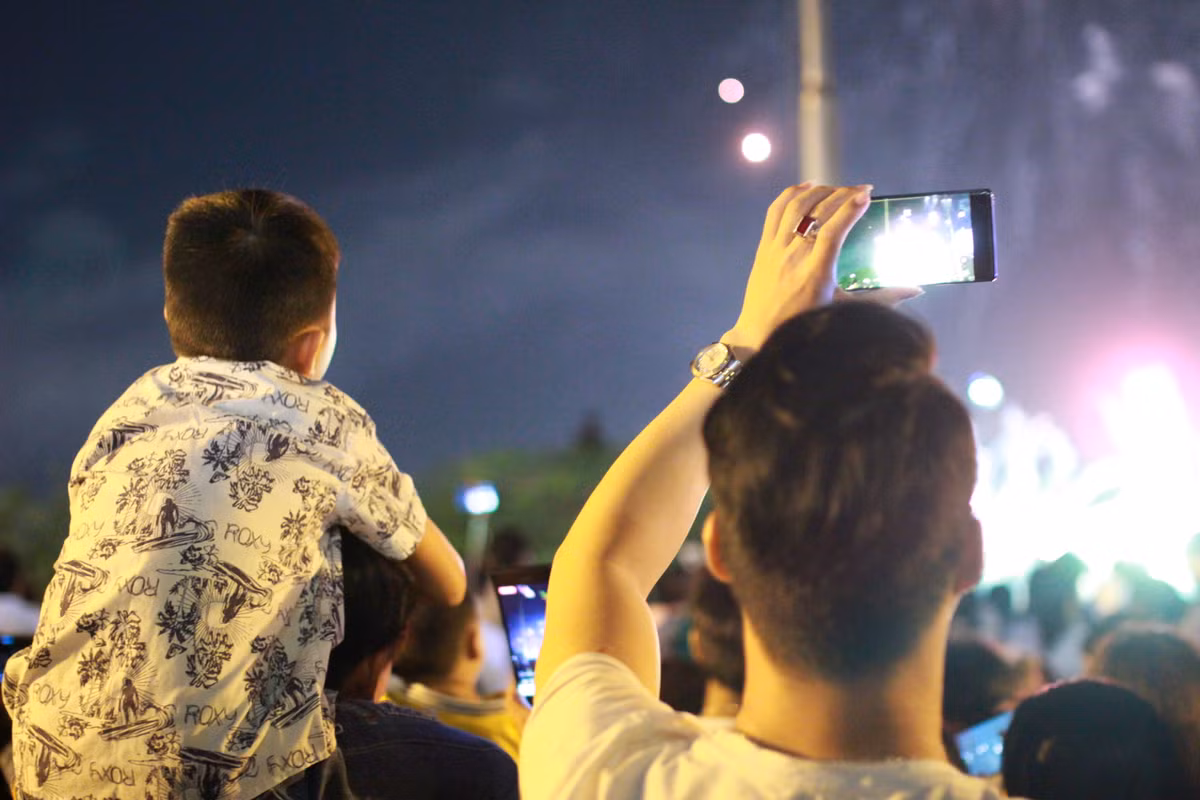 Man nhan voi man trinh dien phao hoa chao don 2020 tren bau troi Sai Gon-Hinh-4