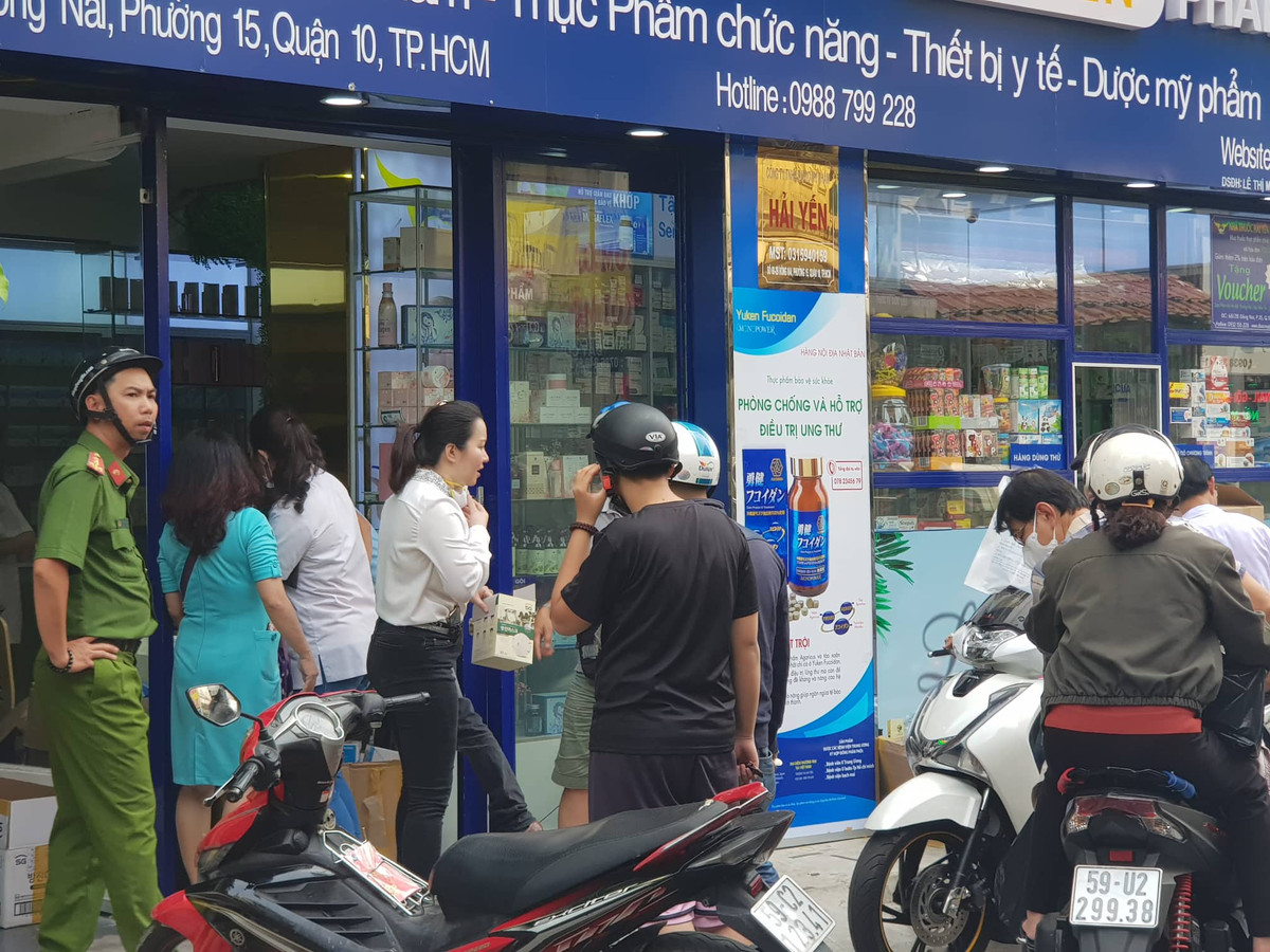 TP.HCM: Gia khau trang dung 1 lan tang len 200.000 dong/hop