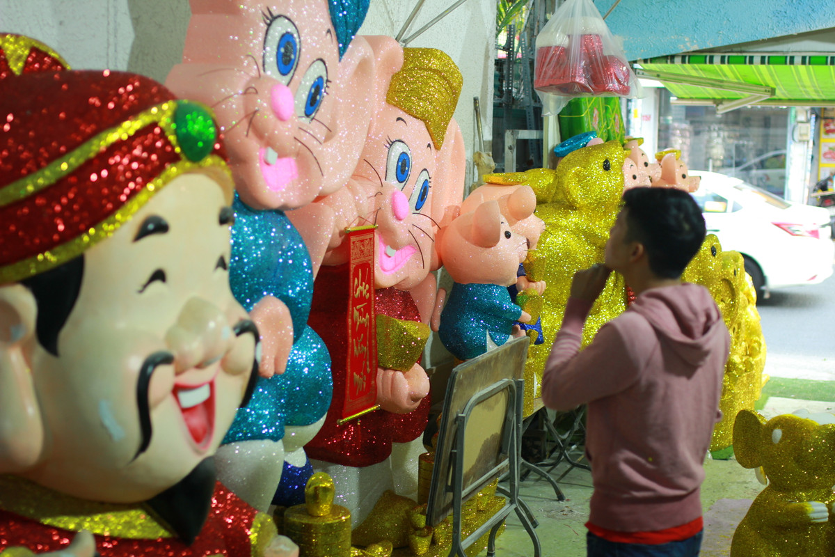 Tại đây có đủ loại mô hình lớn nhỏ.