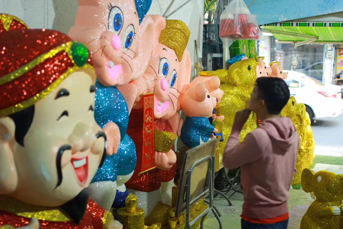 Tại đây có đủ loại mô hình lớn nhỏ.