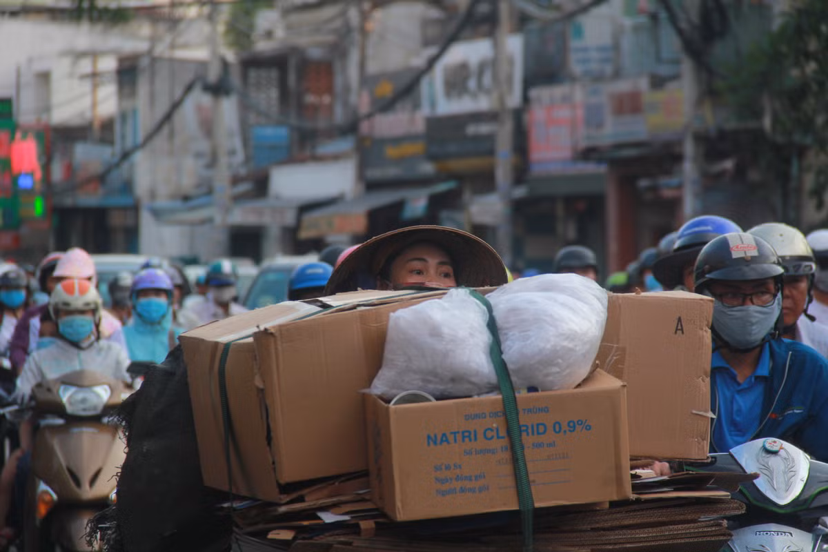 Giao thong Sai Gon hon loan, 'ngat tho' nhung ngay can Tet-Hinh-11