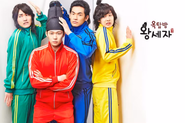 Năm 2010, Yoochun lấn sân đóng phim. Vì là ca sĩ thần tượng nên anh bị nghi ngờ về khả năng diễn xuất.