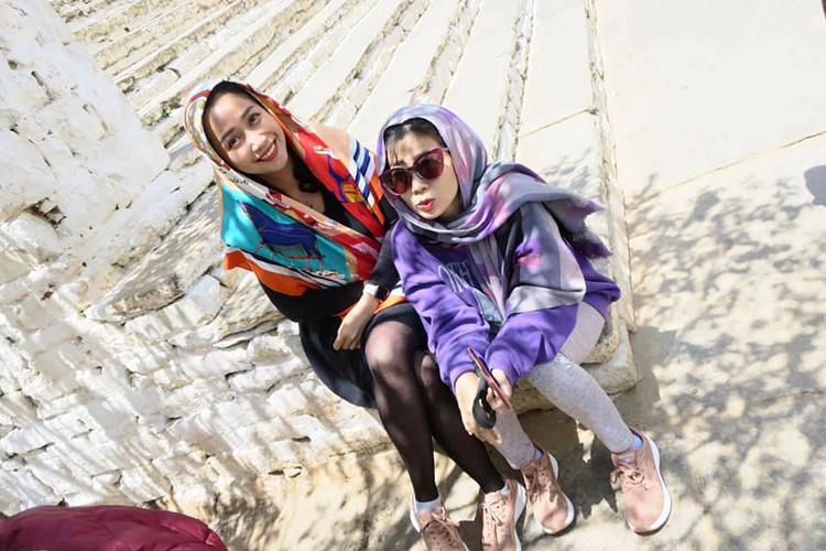 MC Ốc Thanh Vân đồng hành cùng Mai Phương trong chuyến du lịch.