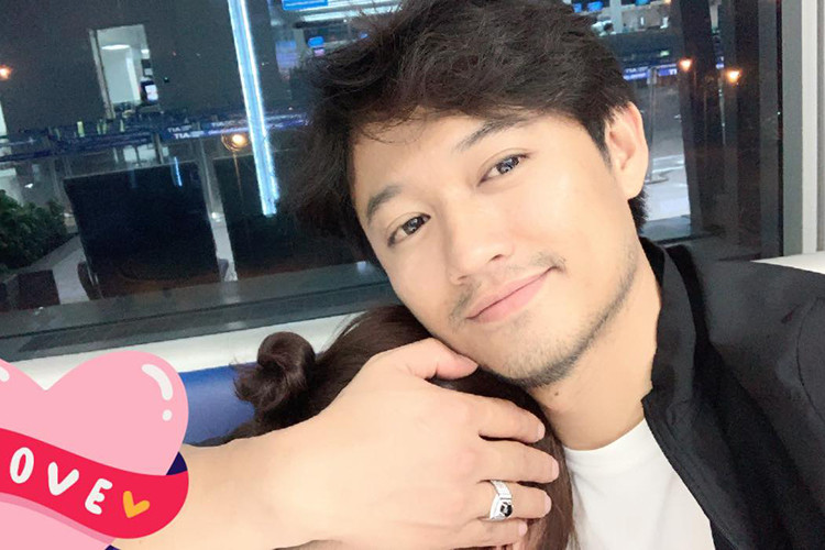 Từ năm 2018 đến nay, trên trang cá nhân, Quý Bình thường xuyên khoe ảnh hạnh phúc bên bạn gái.