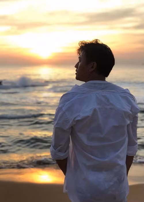 Trước khi gắn bó với bạn gái hiện tại, Quý Bình hẹn hò và vướng tin đồn tình cảm với một số mỹ nhân Việt.