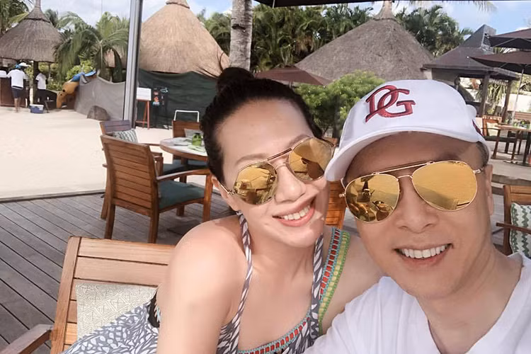 Ông xã ngày càng phong độ nhưng Uông Thi Thi không lo sợ chồng bị người phụ nữ khác cám dỗ.